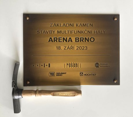 realizace - Mosazná pamětní deska ARENA BRNO
